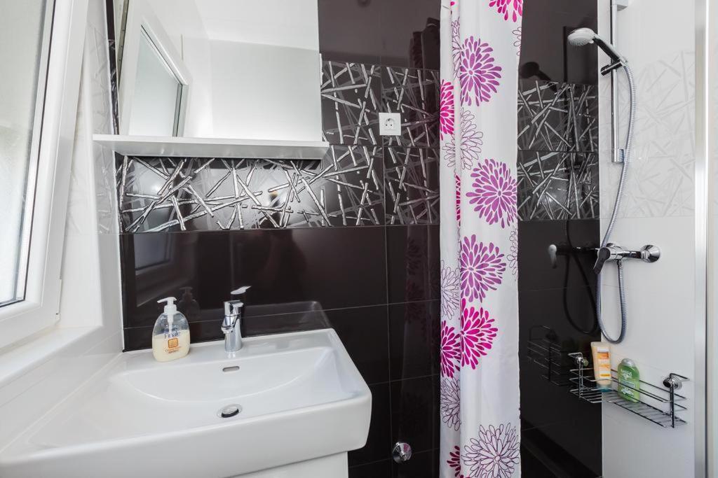 Apartman A&B Каштела Екстер'єр фото
